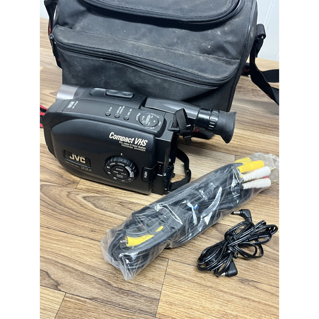 JVC GR AX230U Camcorder Bundle Charger Battery VHS Adapter Cables Case