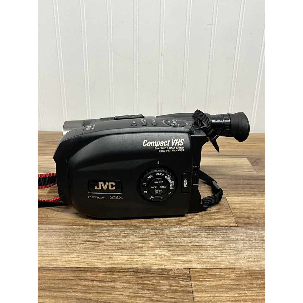 JVC GR AX230U Camcorder Bundle Charger Battery VHS Adapter Cables Case