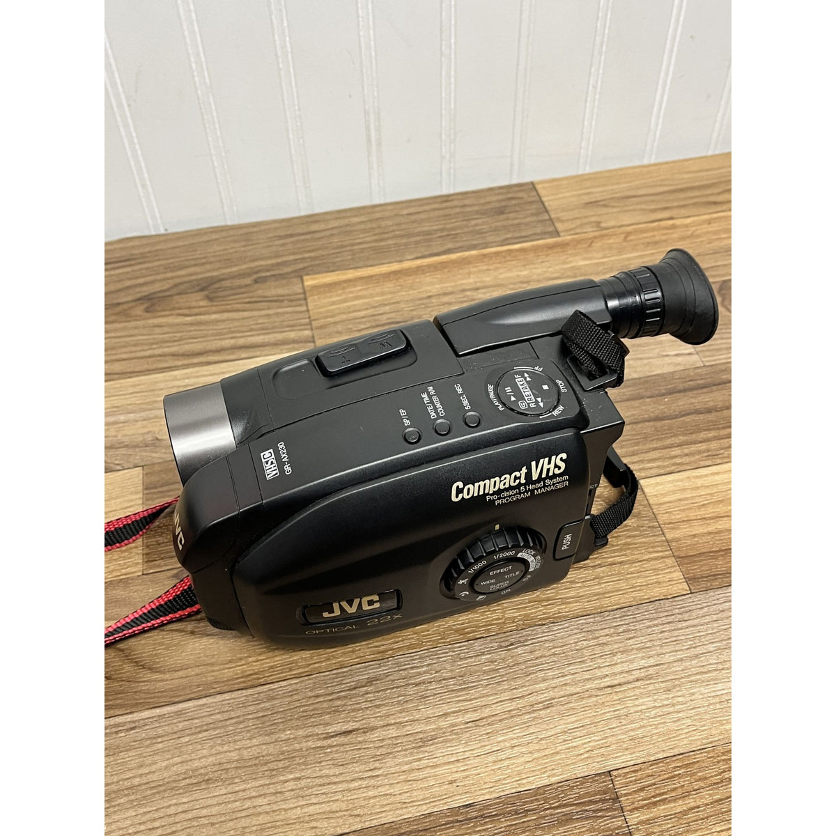JVC GR AX230U Camcorder Bundle Charger Battery VHS Adapter Cables Case