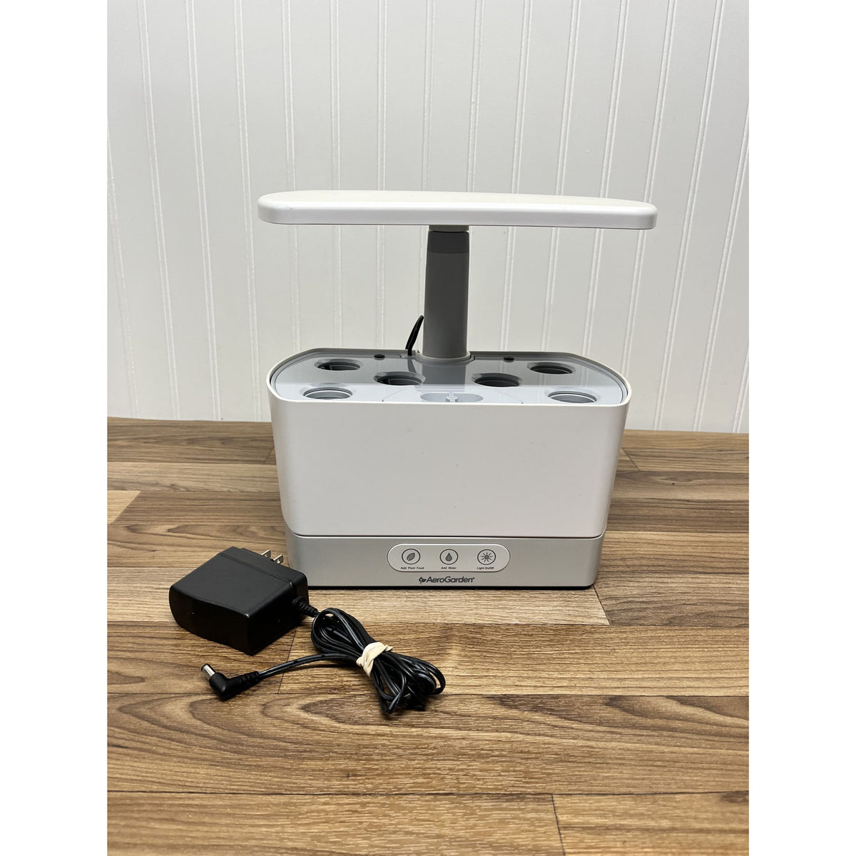 AeroGarden Harvest 6 Pod Home Garden System White Model 100690-WHT