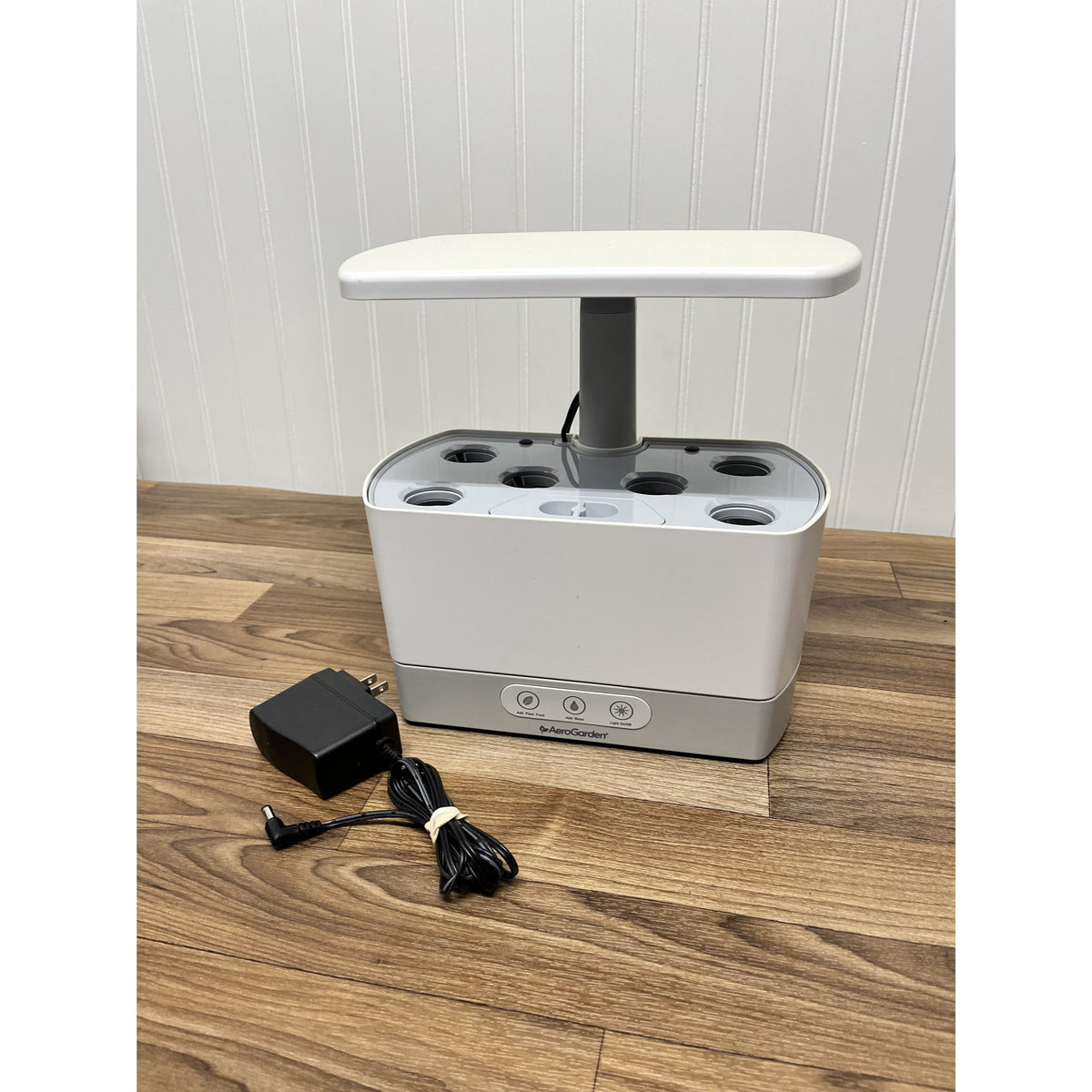 AeroGarden Harvest 6 Pod Home Garden System White Model 100690-WHT