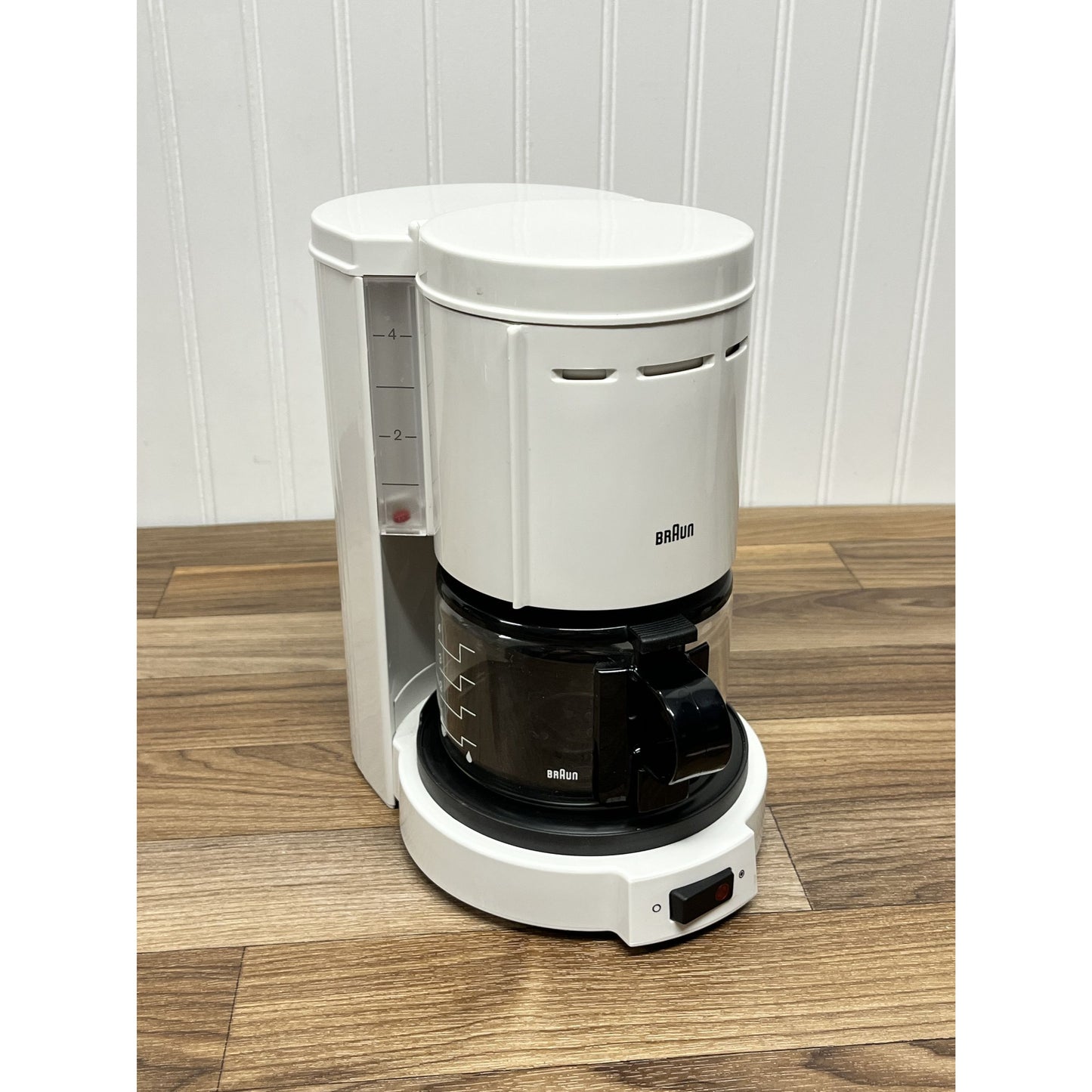 BRAUN Aromaster 4-cup Coffee Maker White 3075 KF12 w/ Carafe
