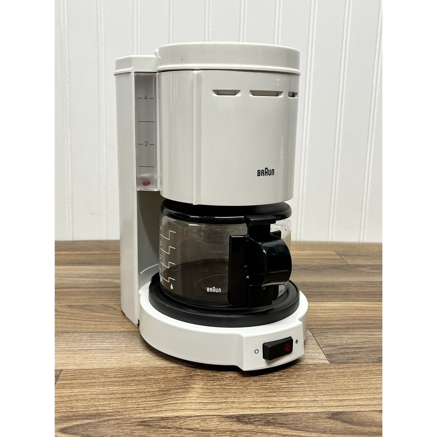 BRAUN Aromaster 4-cup Coffee Maker White 3075 KF12 w/ Carafe