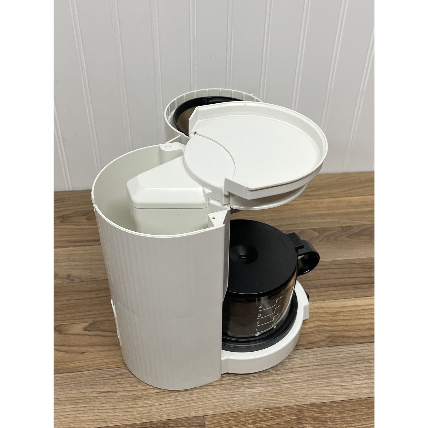 BRAUN Aromaster 4-cup Coffee Maker White 3075 KF12 w/ Carafe
