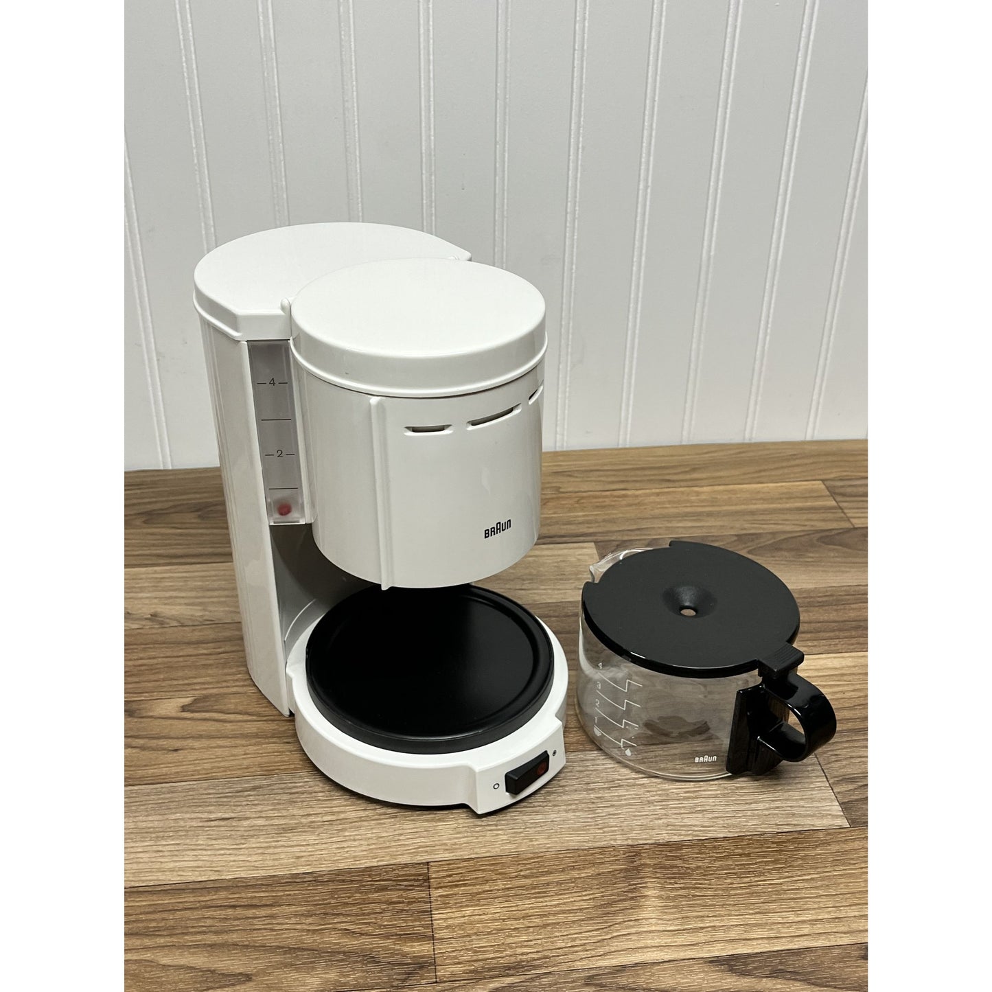 BRAUN Aromaster 4-cup Coffee Maker White 3075 KF12 w/ Carafe