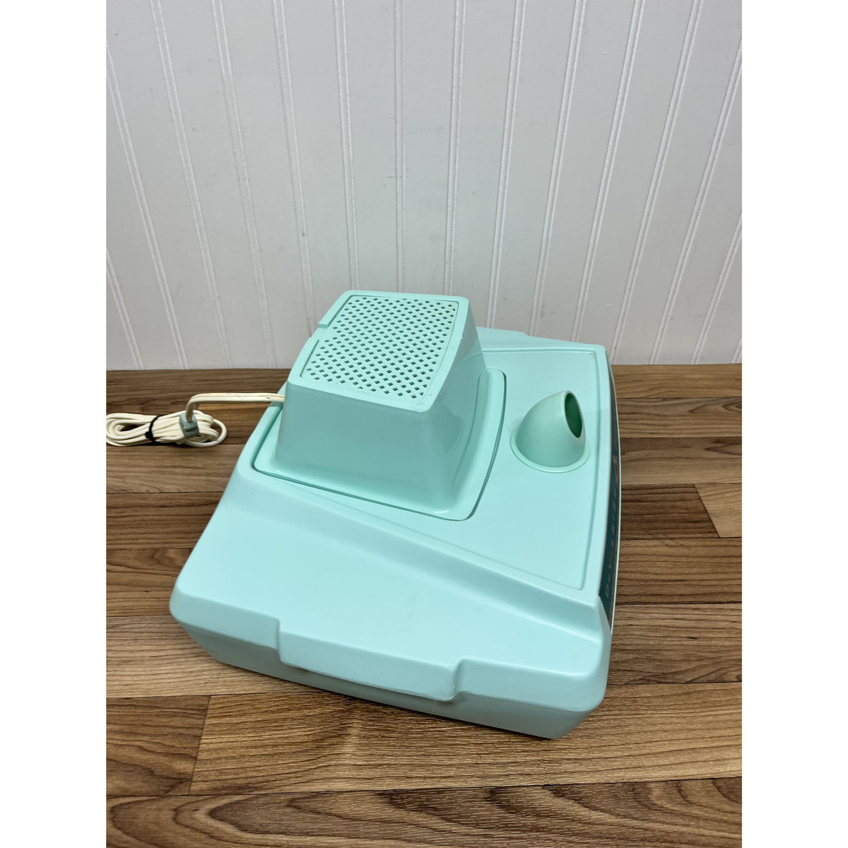 DeVilbiss Director Humidifier Cool Mist Model 270 Turquoise Mint Green Vintage