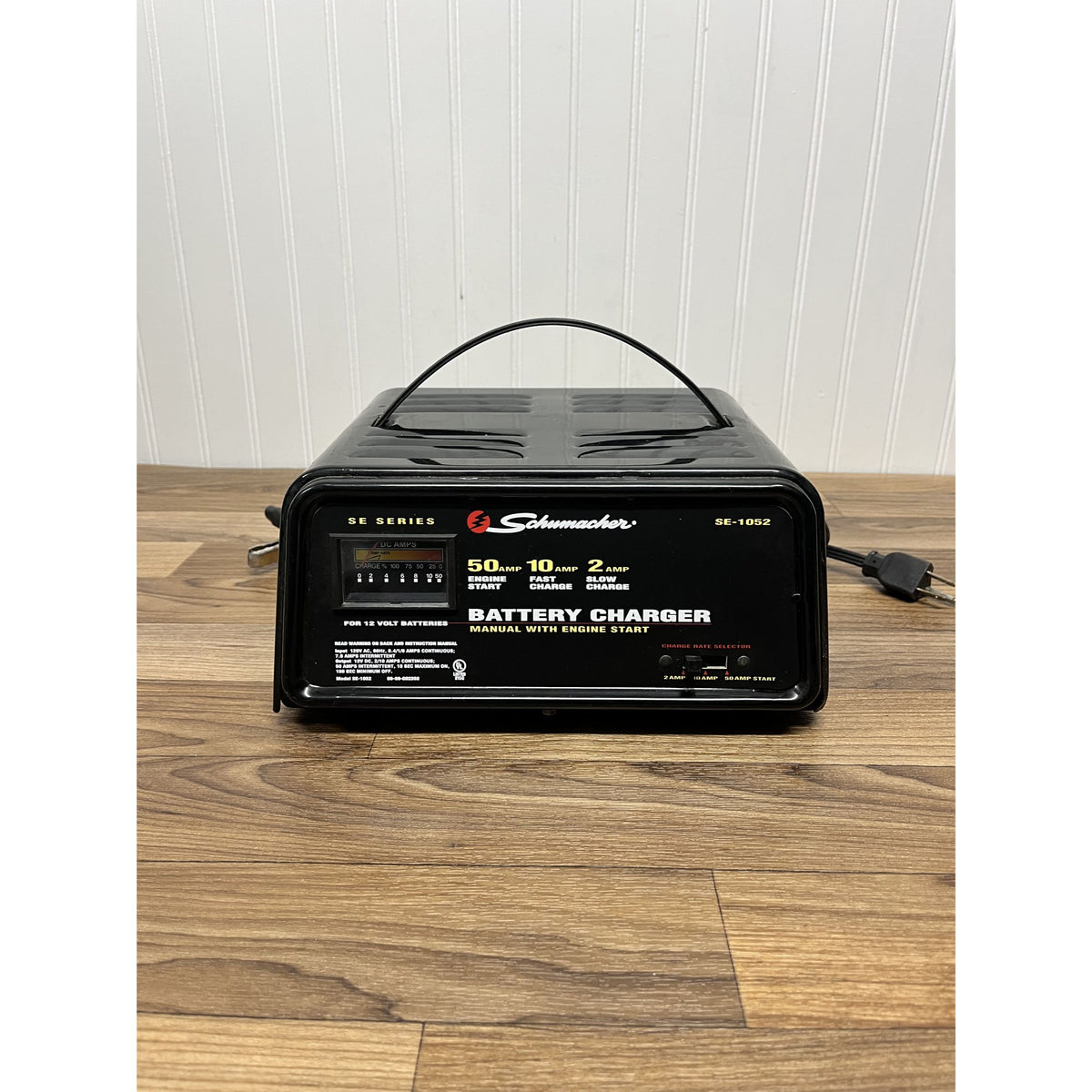 Schumacher Battery Charger & STARTER Model SE-10-52 2/10/50 AMP 12 V Made in USA