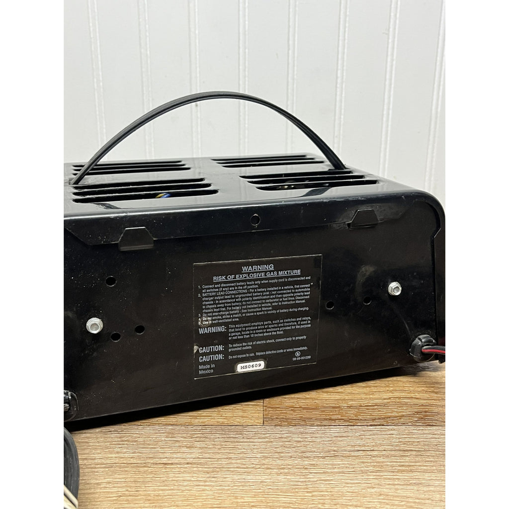 Schumacher Battery Charger & STARTER Model SE-10-52 2/10/50 AMP 12 V Made in USA