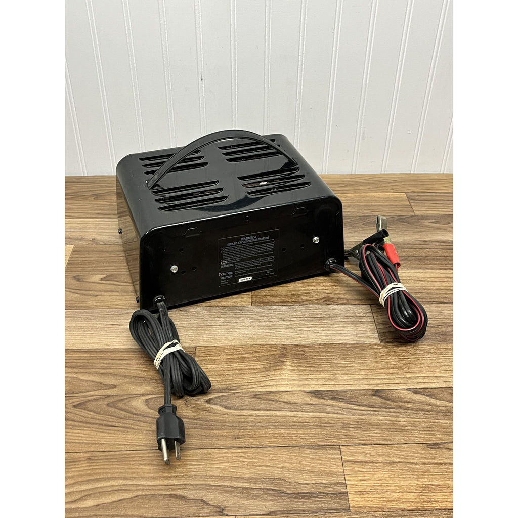 Schumacher Battery Charger & STARTER Model SE-10-52 2/10/50 AMP 12 V Made in USA