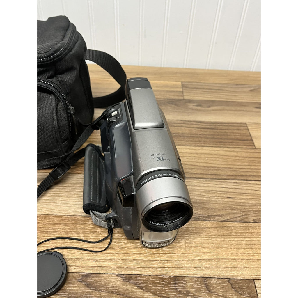 JVC CyberCam Mini DV Video Camera GR-DVF21U Battery, Charger, New Tape