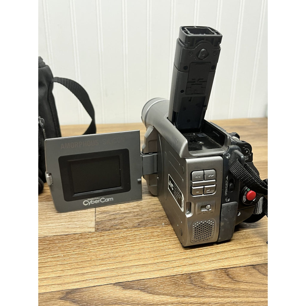 JVC CyberCam Mini DV Video Camera GR-DVF21U Battery, Charger, New Tape
