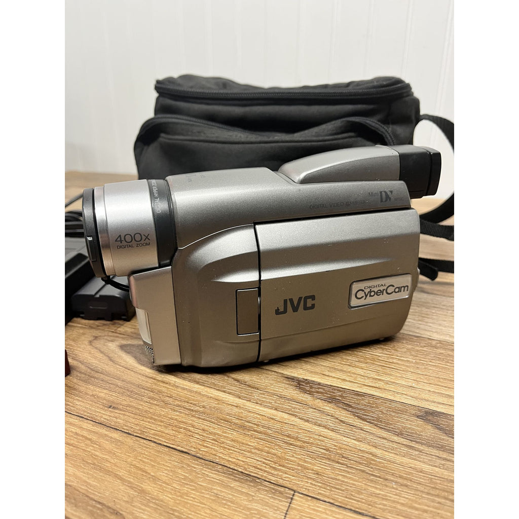 JVC CyberCam Mini DV Video Camera GR-DVF21U Battery, Charger, New Tape