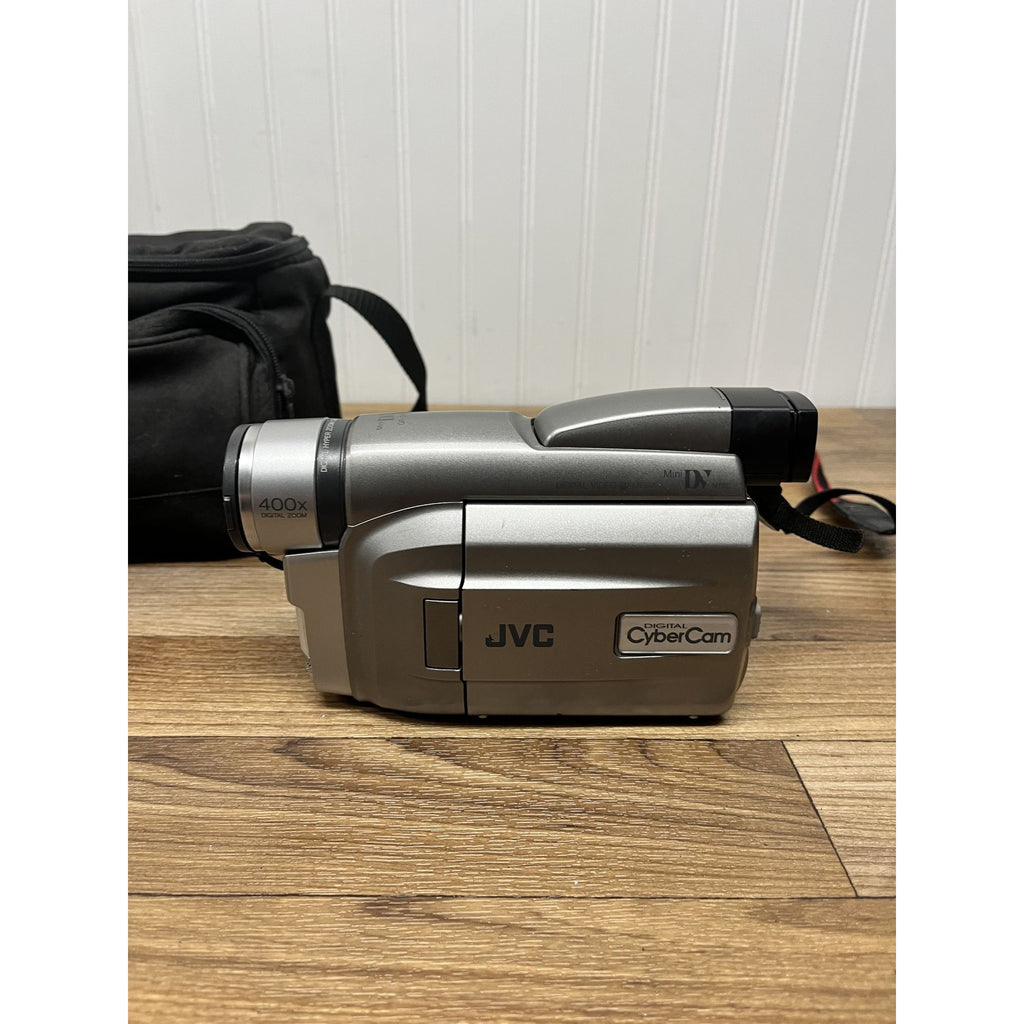 JVC CyberCam Mini DV Video Camera GR-DVF21U Battery, Charger, New Tape