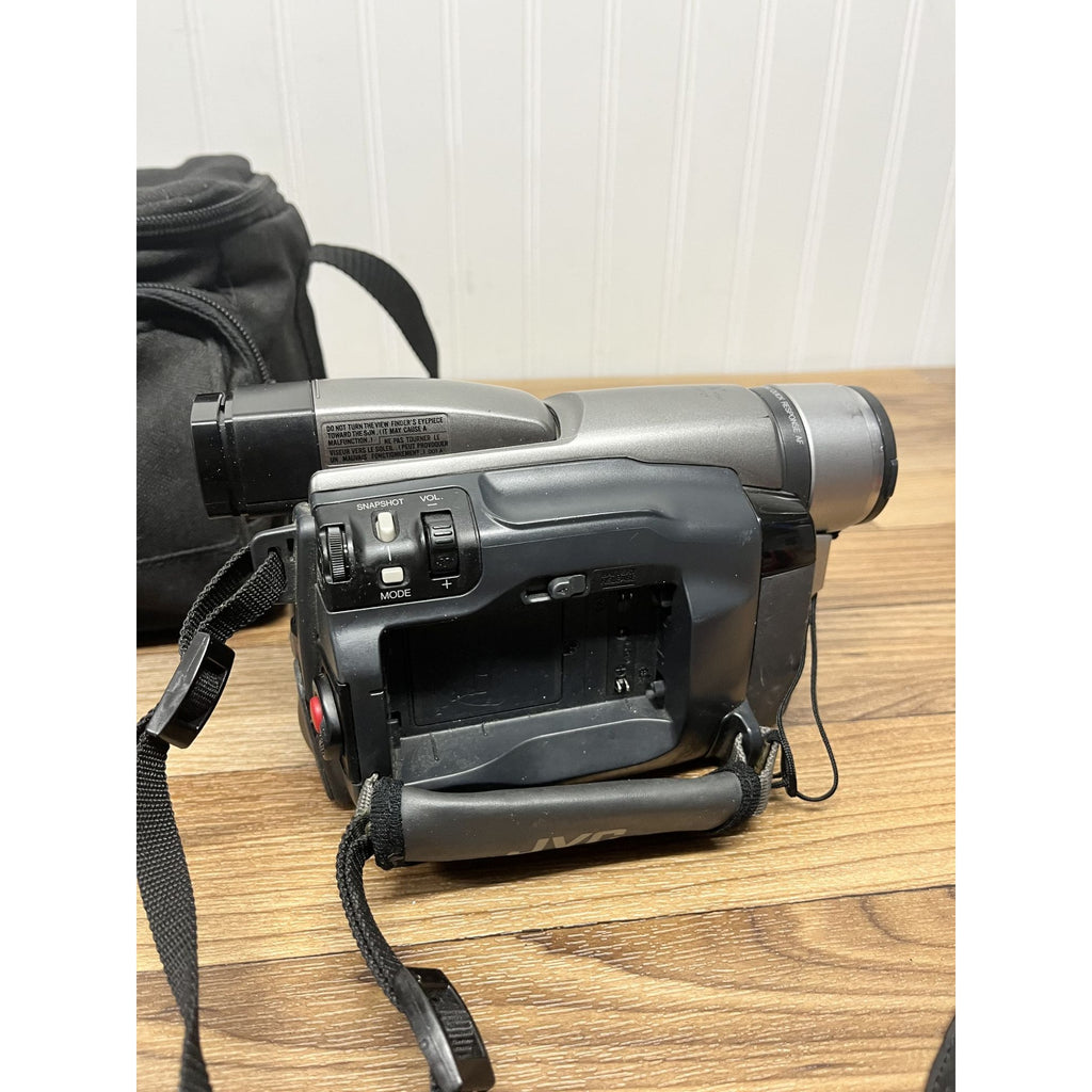 JVC CyberCam Mini DV Video Camera GR-DVF21U Battery, Charger, New Tape