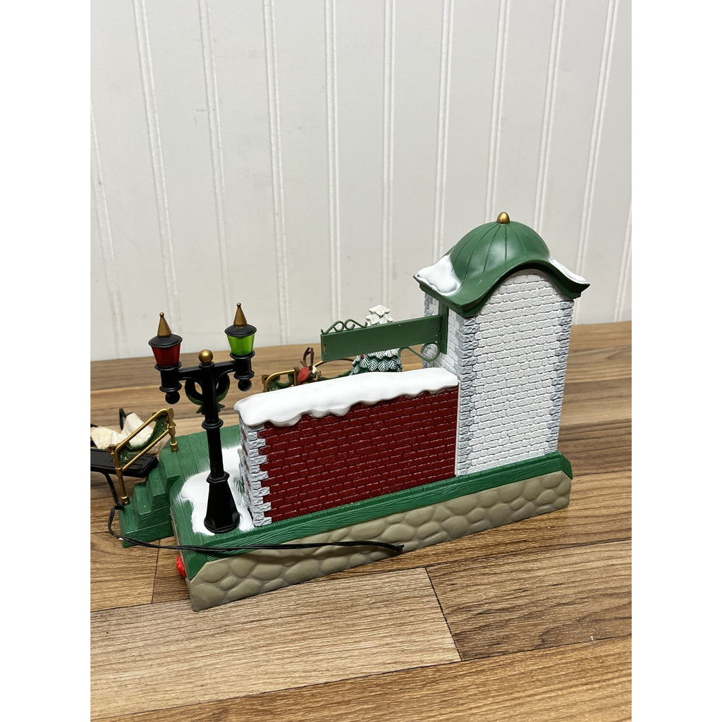 New Bright Holiday Express DILLARDS Reindeer MUSICAL CLOCK TOWER TRAIN STATION