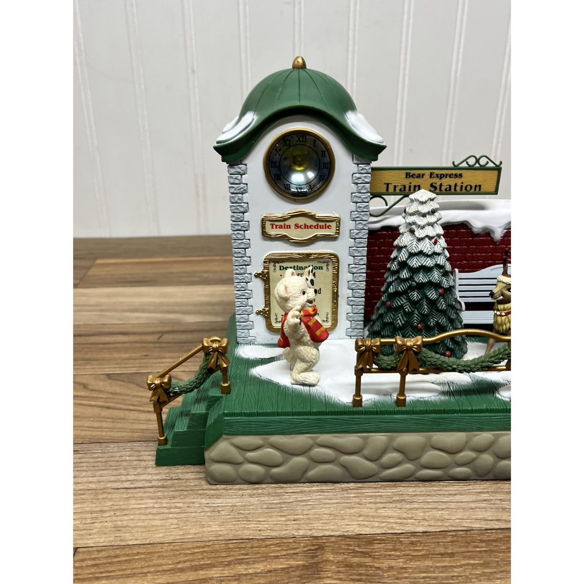 New Bright Holiday Express DILLARDS Reindeer MUSICAL CLOCK TOWER TRAIN STATION