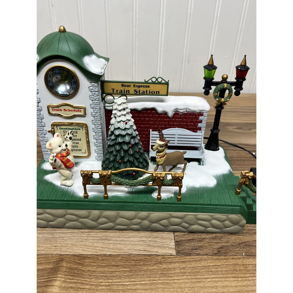 New Bright Holiday Express DILLARDS Reindeer MUSICAL CLOCK TOWER TRAIN STATION