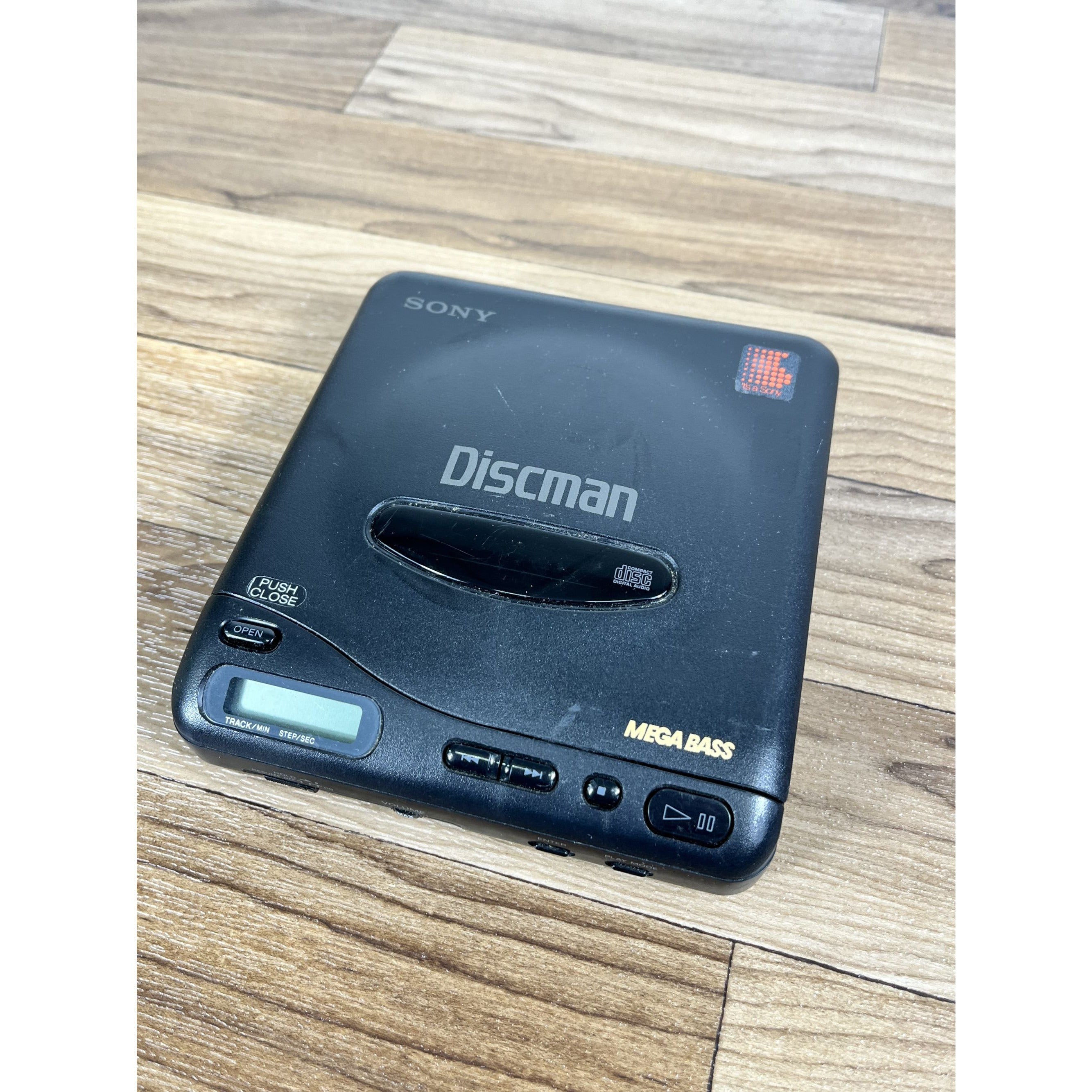 Sony Discman D-11 Mega Bass Portable CD Player 1991 Works