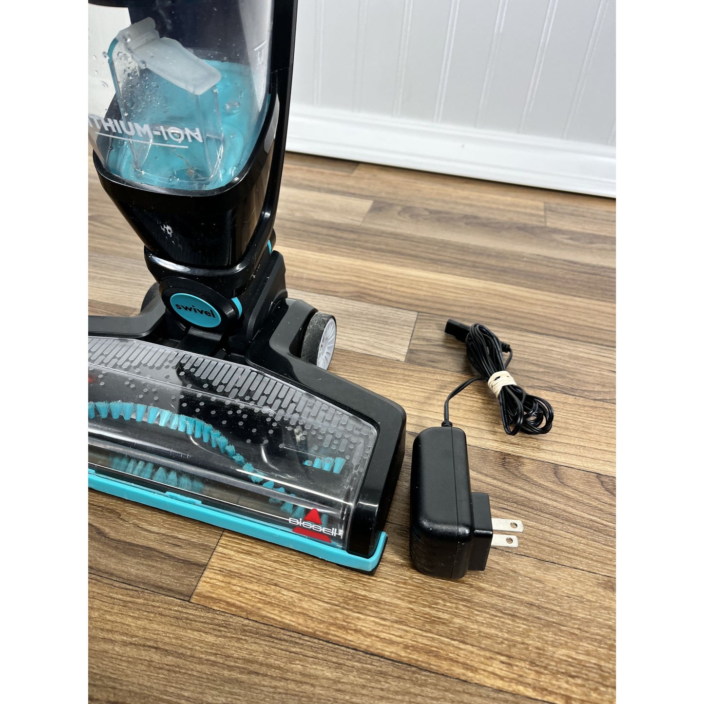 BISSELL ReadyClean Cordless 10.8V Stick Vacuum - Electric Blue With Cable 3190A