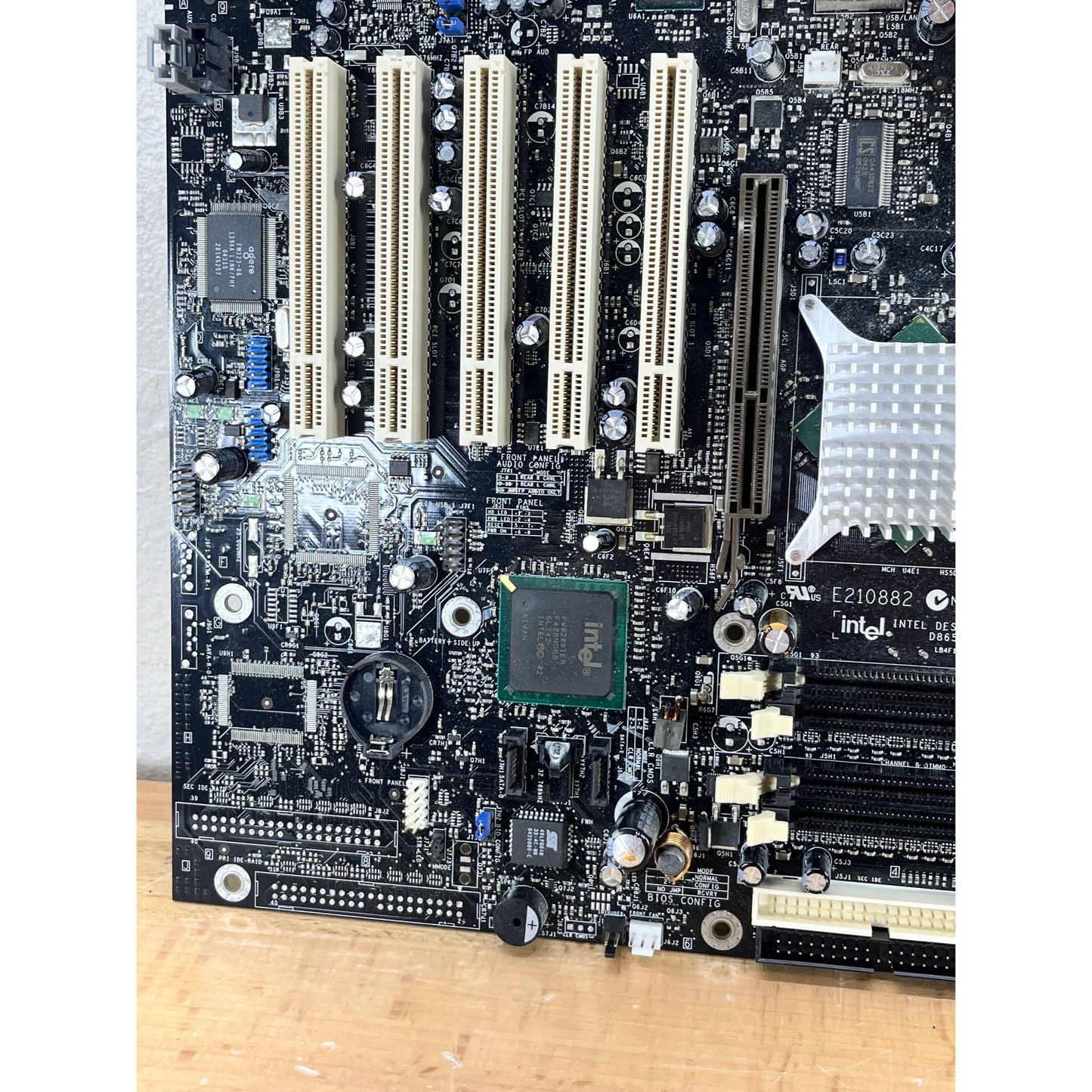 Intel Desktop Motherboard D865PERL - AS IS FOR PARTS