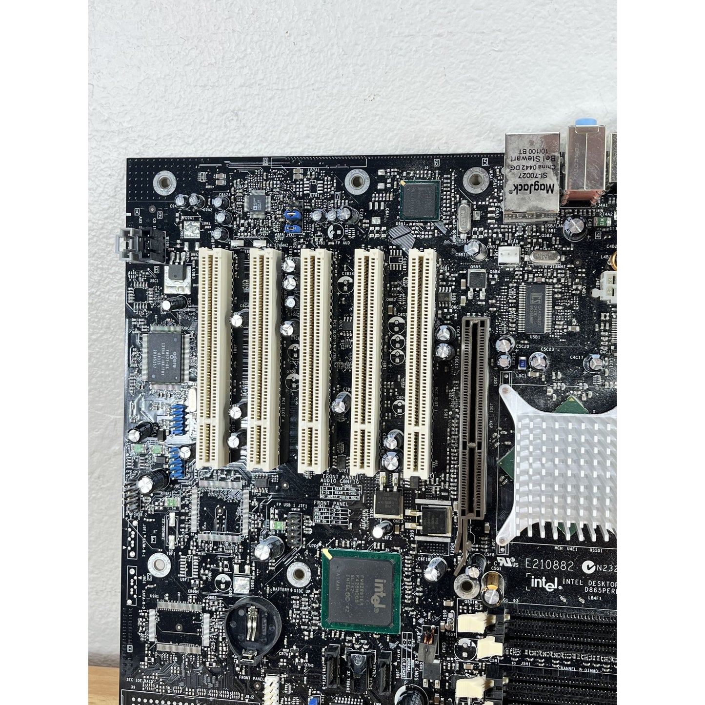 Intel Desktop Motherboard D865PERL - AS IS FOR PARTS