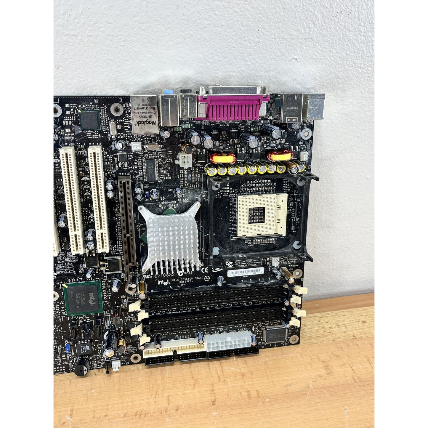 Intel Desktop Motherboard D865PERL - AS IS FOR PARTS