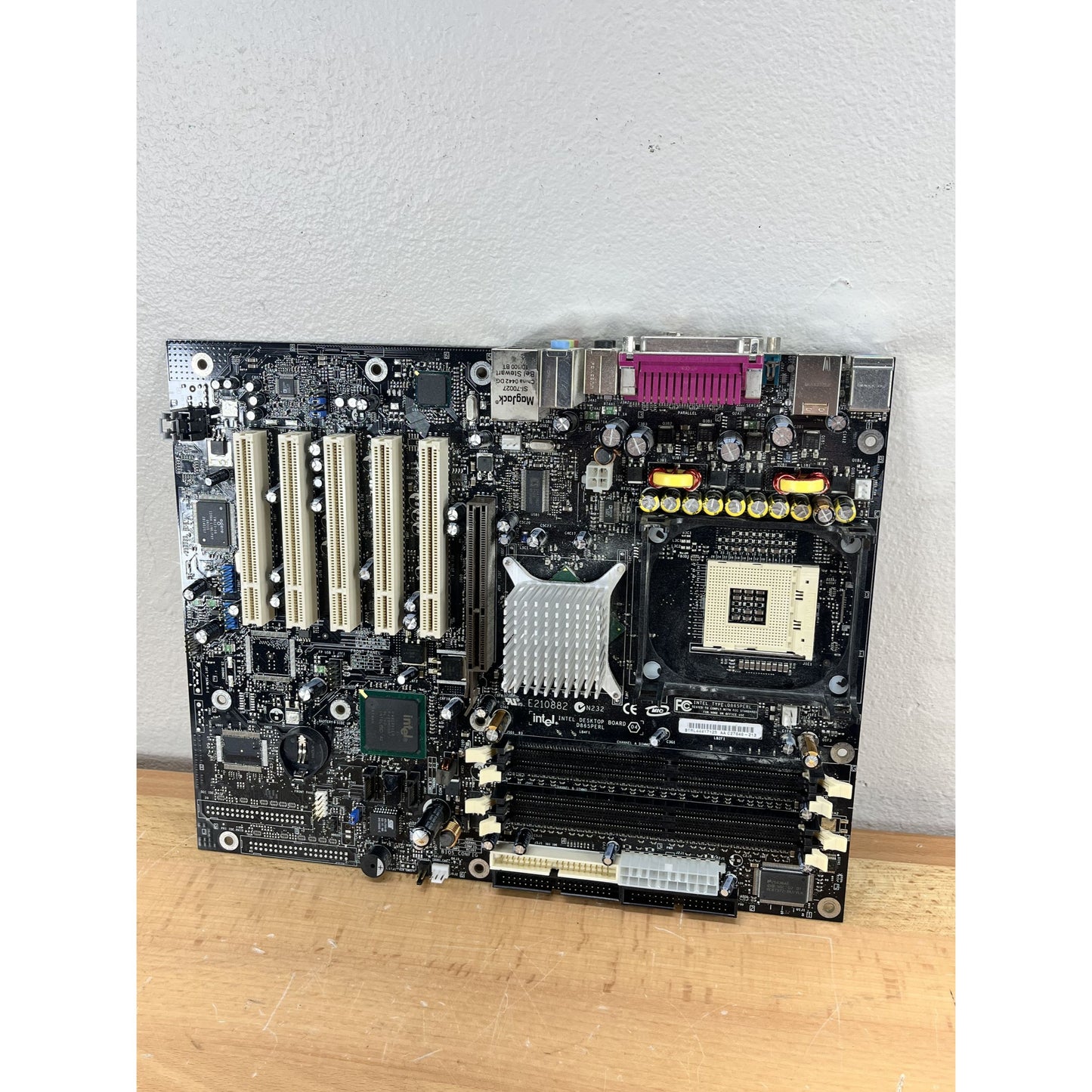 Intel Desktop Motherboard D865PERL - AS IS FOR PARTS