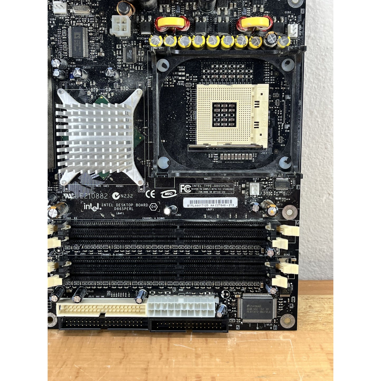 Intel Desktop Motherboard D865PERL - AS IS FOR PARTS