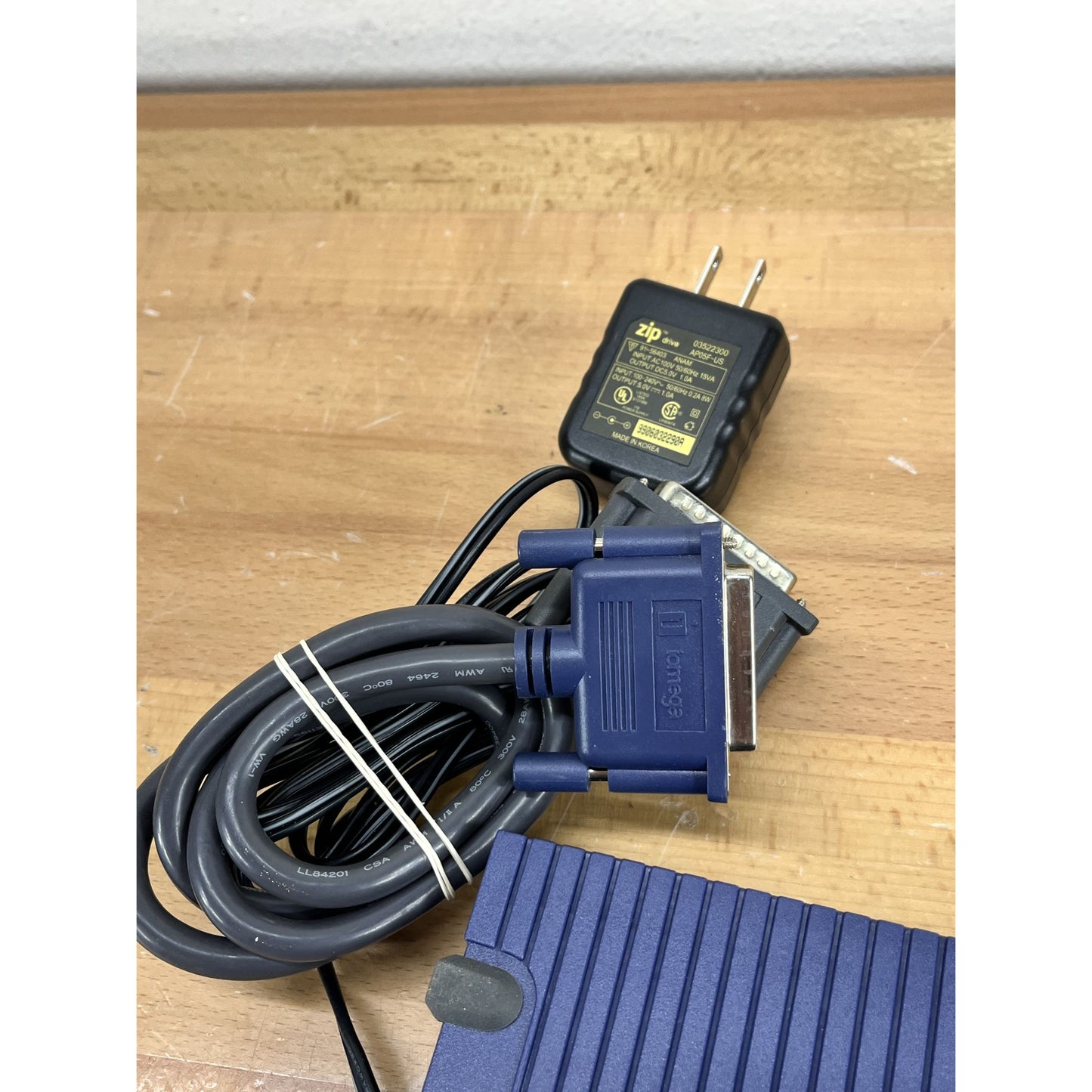 READ Iomega Zip 100 Z100S2 Drive External With AC Adapter & Parallel Cable