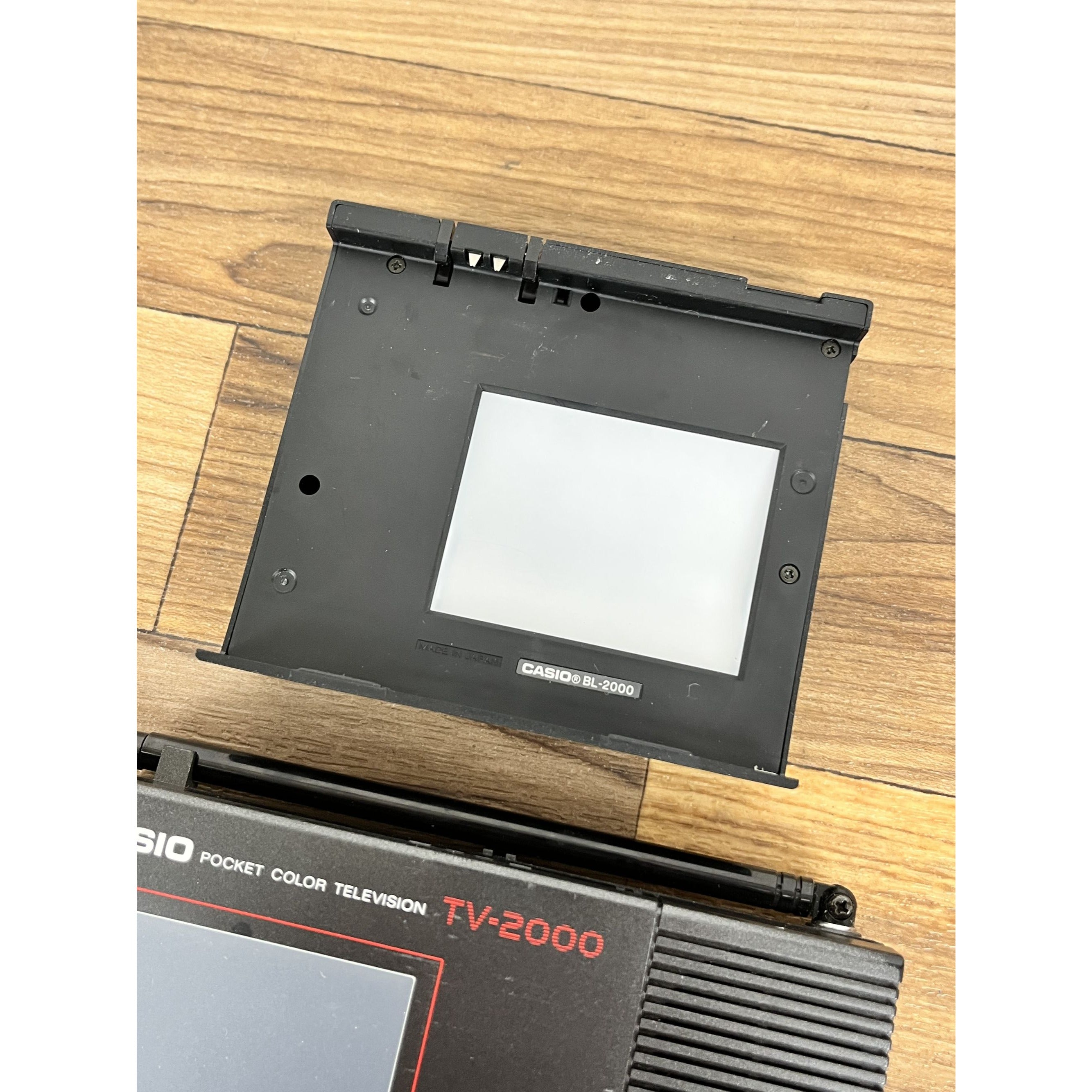 Casio TV-2000 Portable TV with Backlight BL-2000 Kit