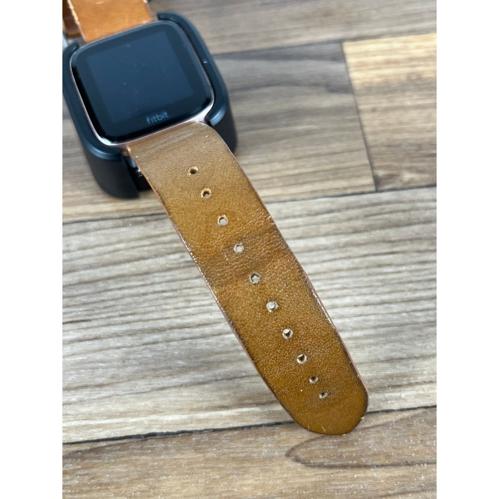Fitbit Versa FB504 Smart Watch With Black Band - With Charger -