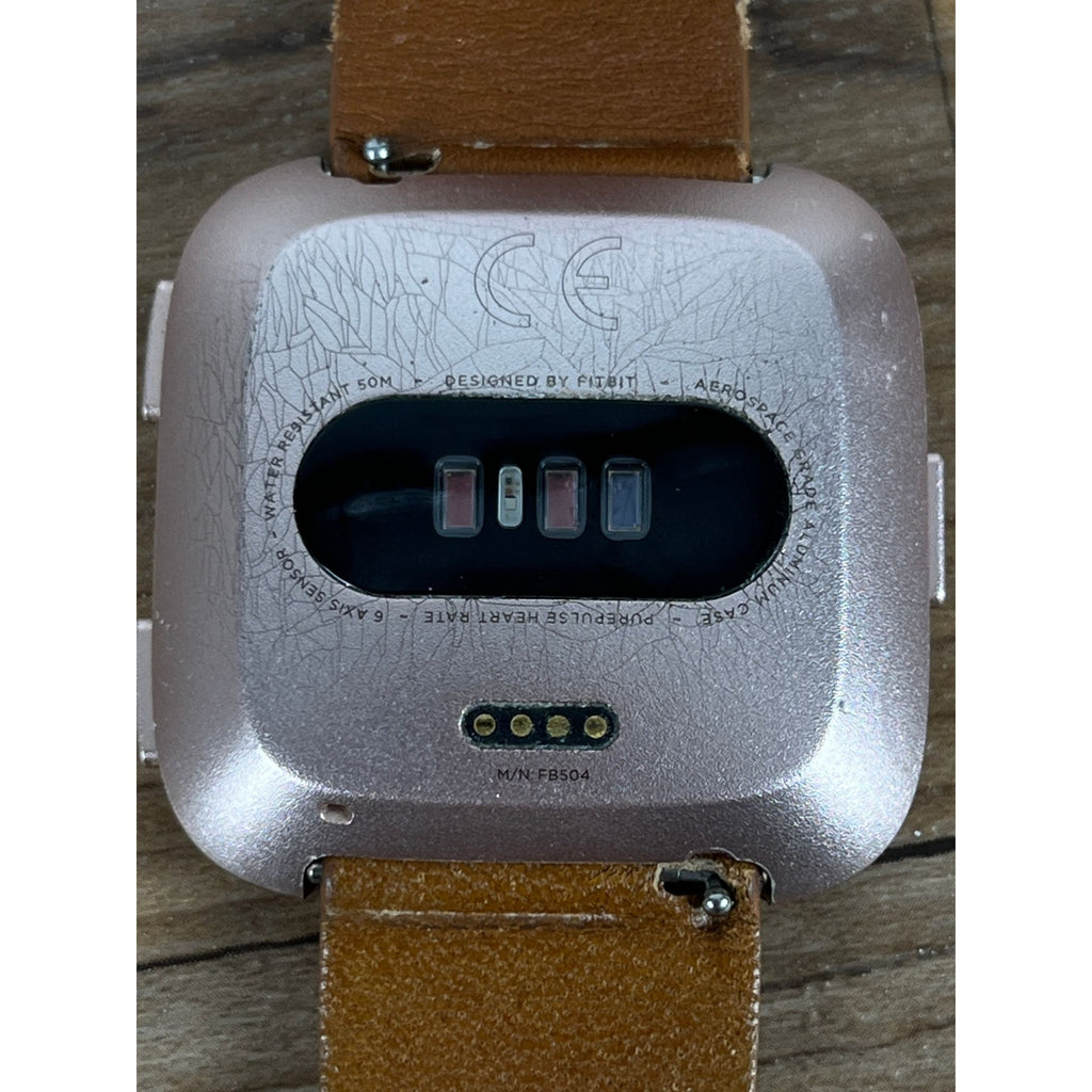 Fitbit Versa FB504 Smart Watch With Black Band - With Charger -